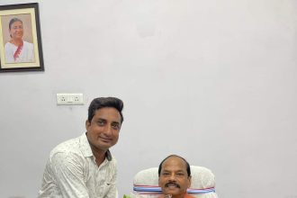 रघुवर दास पहुंचे जमशेदपुर,कार्यकर्तायों ने किया जोरदार स्वागत